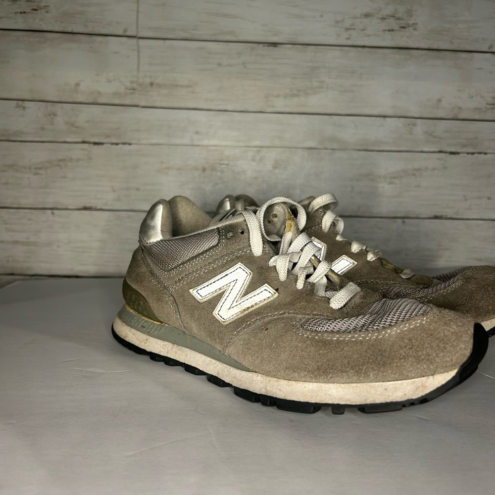 New Balance Men's Tan Sneakers